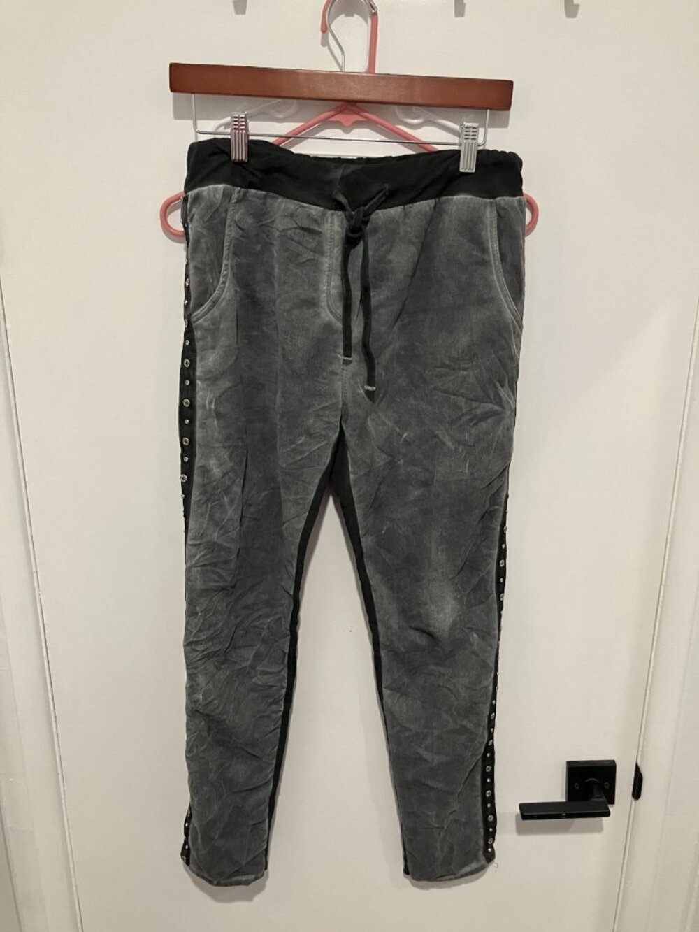 Gigi Moda Women's Poluma Distressed Pants, Gray/Black, One Size